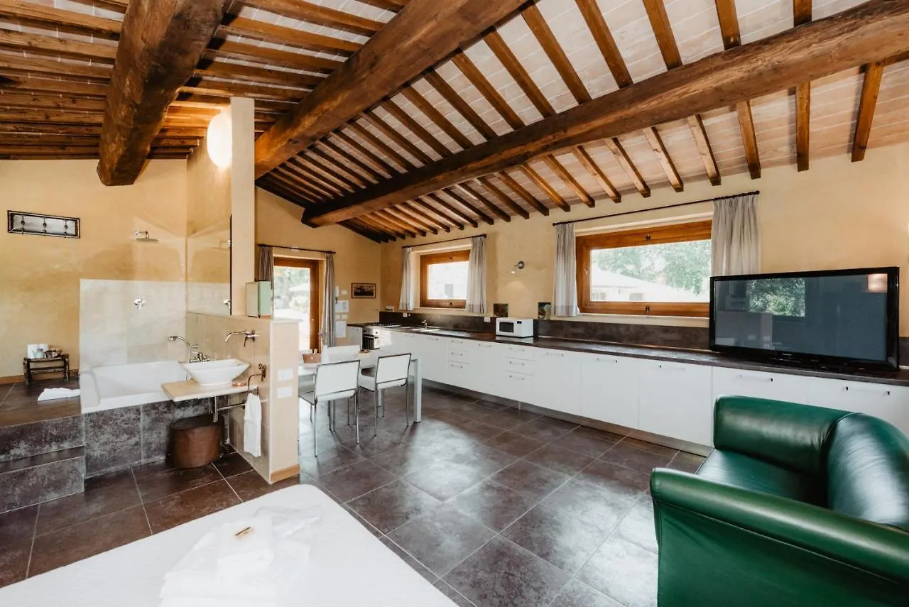 Borghetto Poggio Bianco Villa Radicondoli